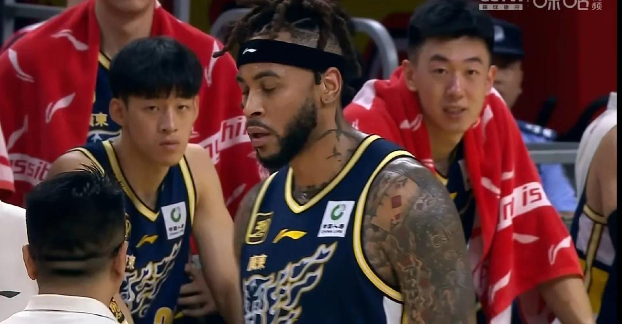 广东大胜深圳，这5点是万万想不到的:
1，想不到本场比赛一边倒！
2，想不到广东