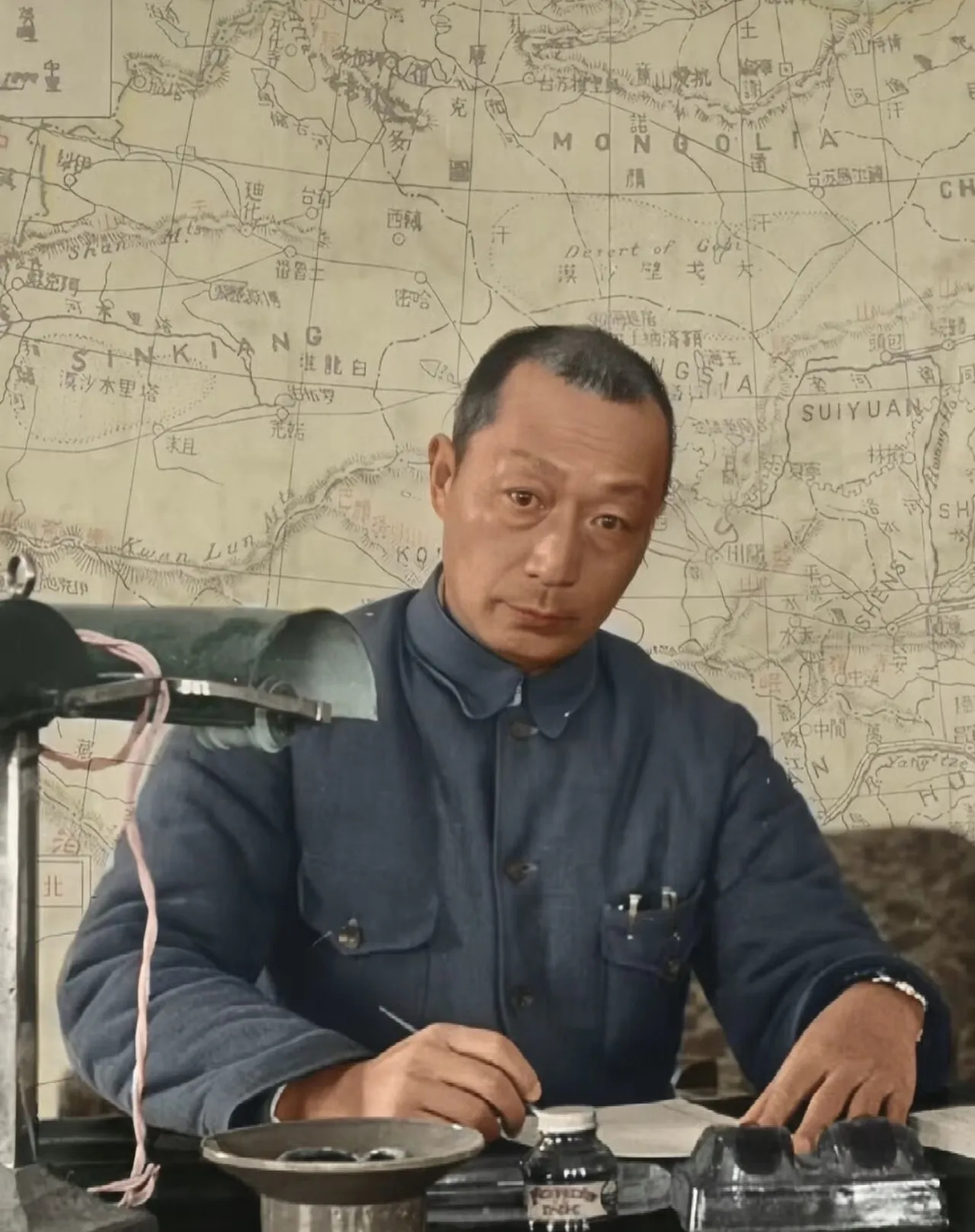 很多人只知道聂荣臻是牵头“两弹一星”的“科技元帅”，很少见过他解放战争时期坐镇前