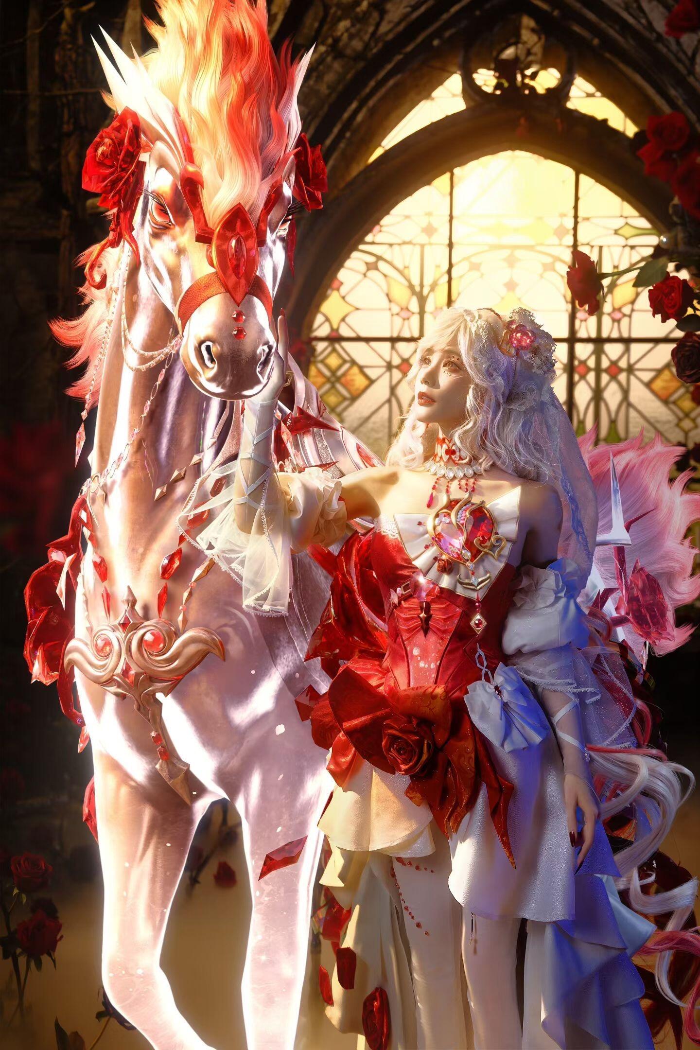 李一桐cos暮色玫影wok，李一桐CG暗黑萝莉唯一纯白花嫁❗️lo娘手拿玫瑰造型