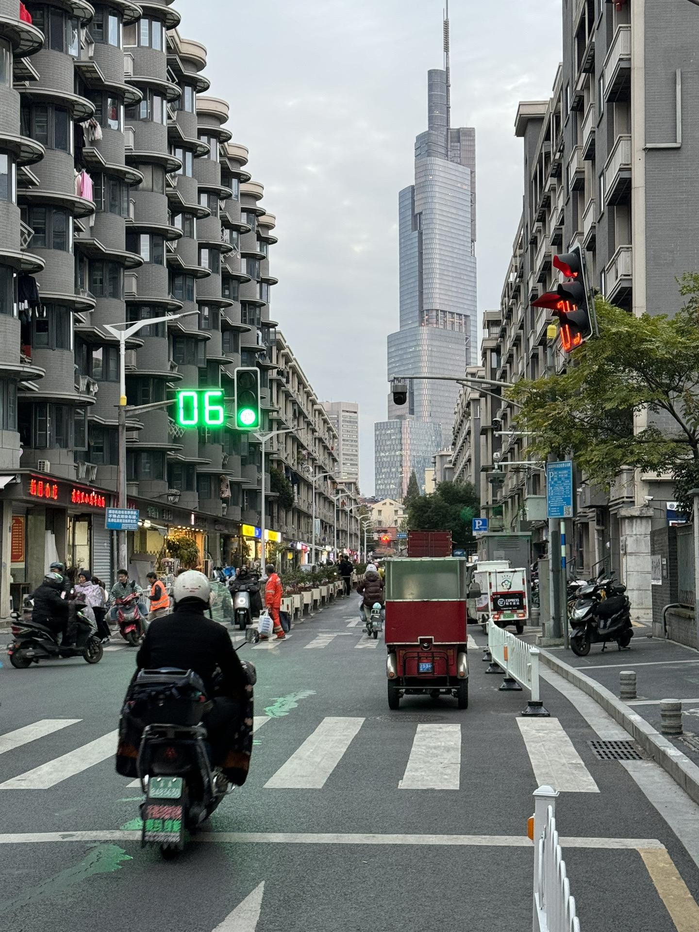 人民日报今年的广告语                 请你努力 为了你自己