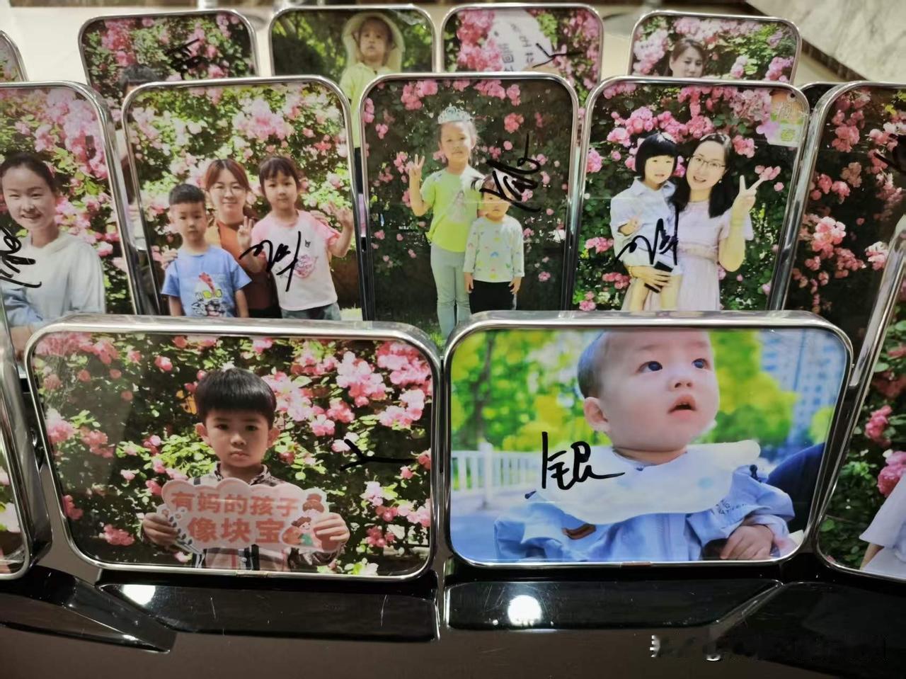 母亲节活动照片来啦，我在哪[灵光一闪]
母亲节，我参加了社区“感恩母爱·守护生命