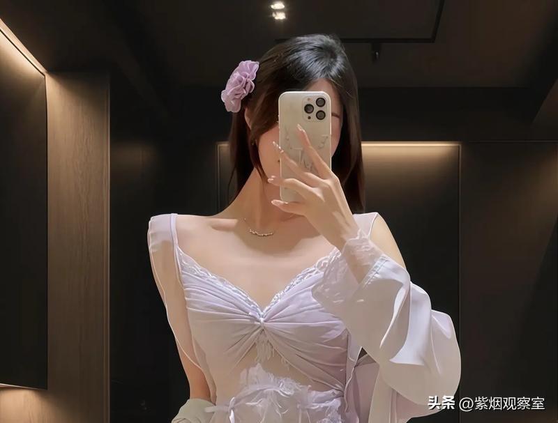 人其实和动物没啥两样，在金钱美色面前，根本扛不住诱惑！
 
有时候静下心来想，人