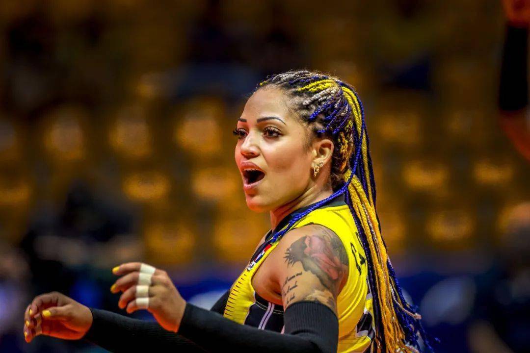 费内巴切签下卡斯蒂略？土超3外援制度，自由人外援哪里会有上场机会，费内为了欧冠真