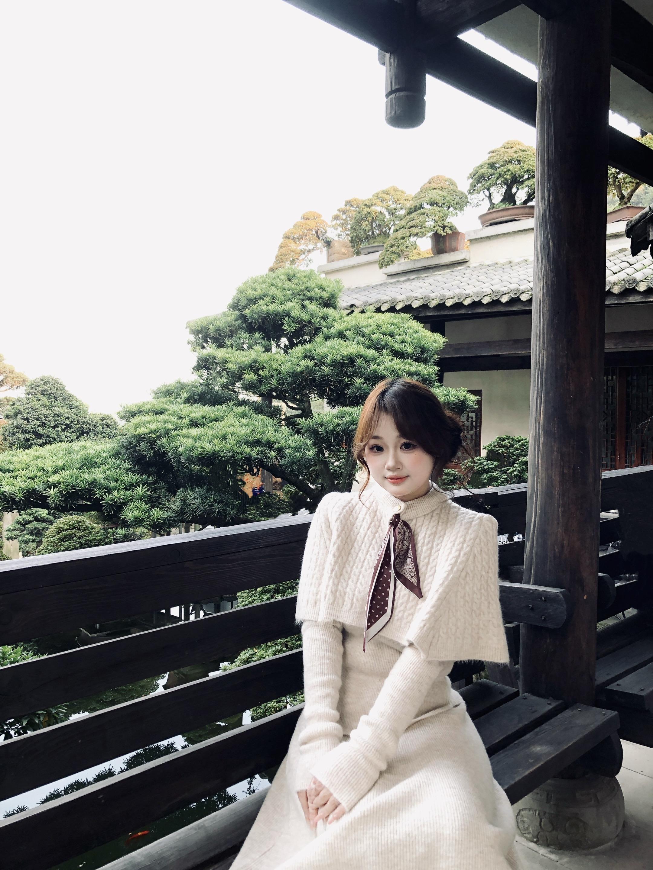 那天我在长椅上等了你好久。