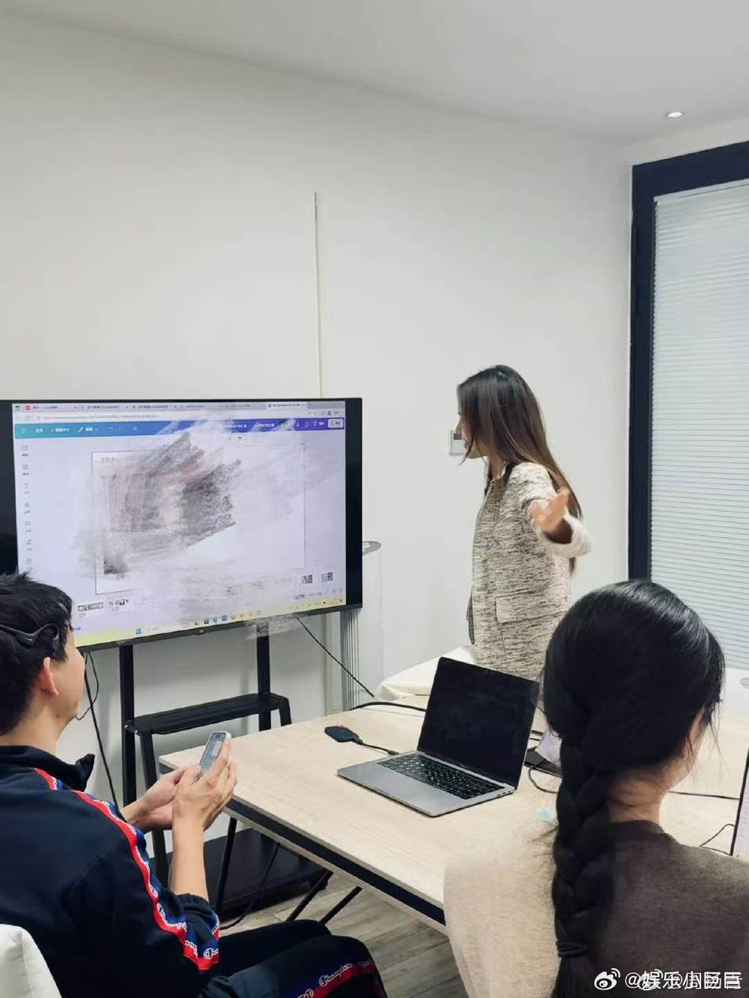 周扬青发文感谢原始股东 真心感谢一路支持的原始股东，看到自己的品牌从零到有，心中