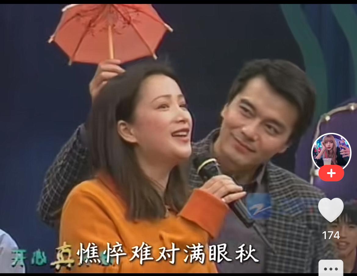 曾经的爱是真的，
后来的不爱也是真的，
当年许亚军看何晴的眼神里，除了欣赏更多的