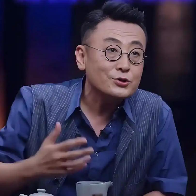窦文涛自述：父母的晚年，道尽普通人最深的生死遗憾
 
谁能想到，镜头前通透从容的