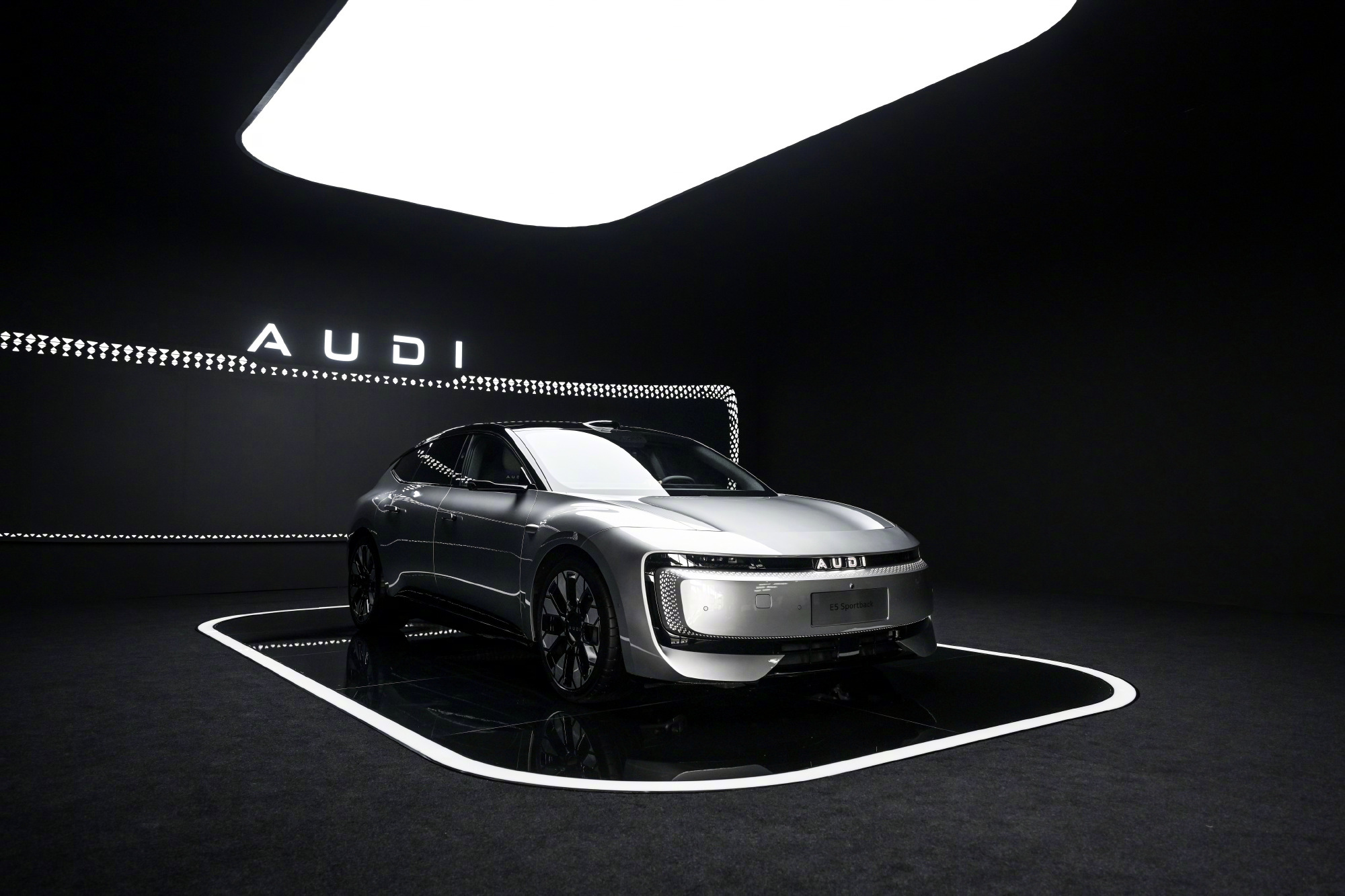 第一台带quattro的智能电动车 电quattro还能不能信？试完奥迪E5 S