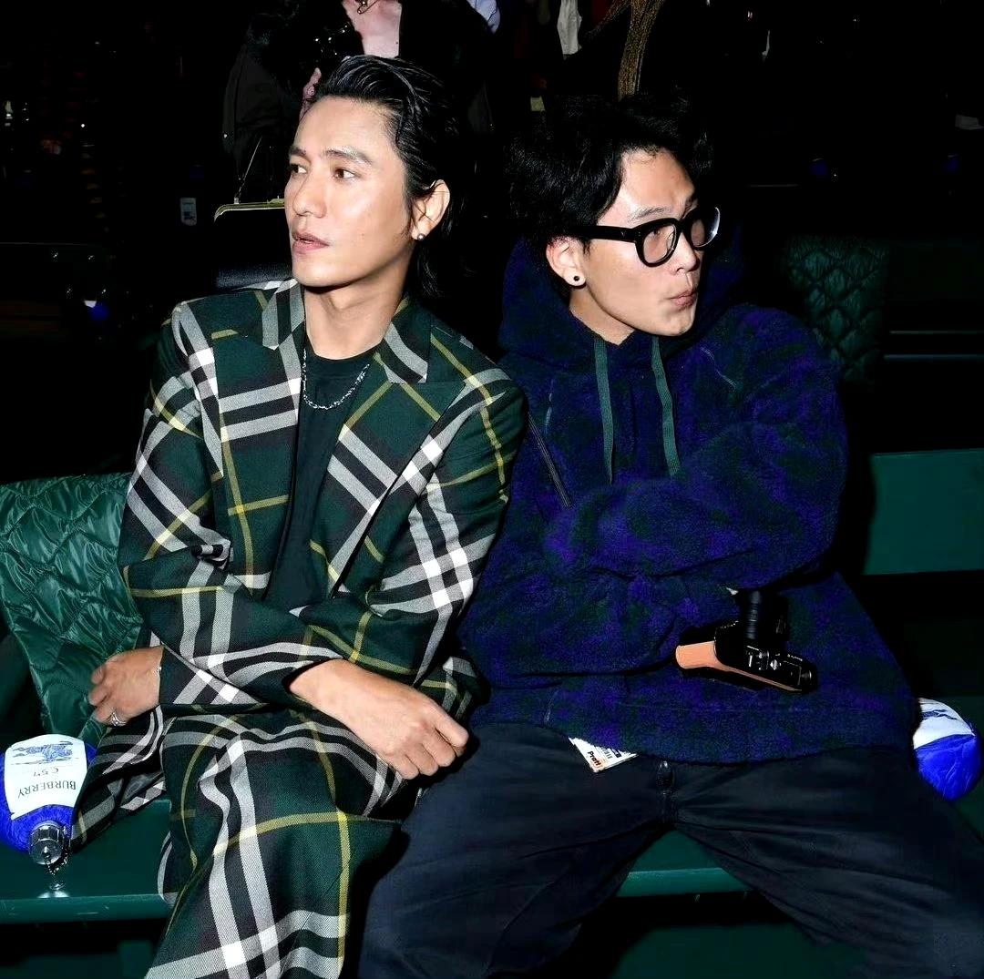 娱乐圈三大神秘的孩子。
1，陈坤的儿子。
2，张柏芝的第三个孩子。
3，张纪中的