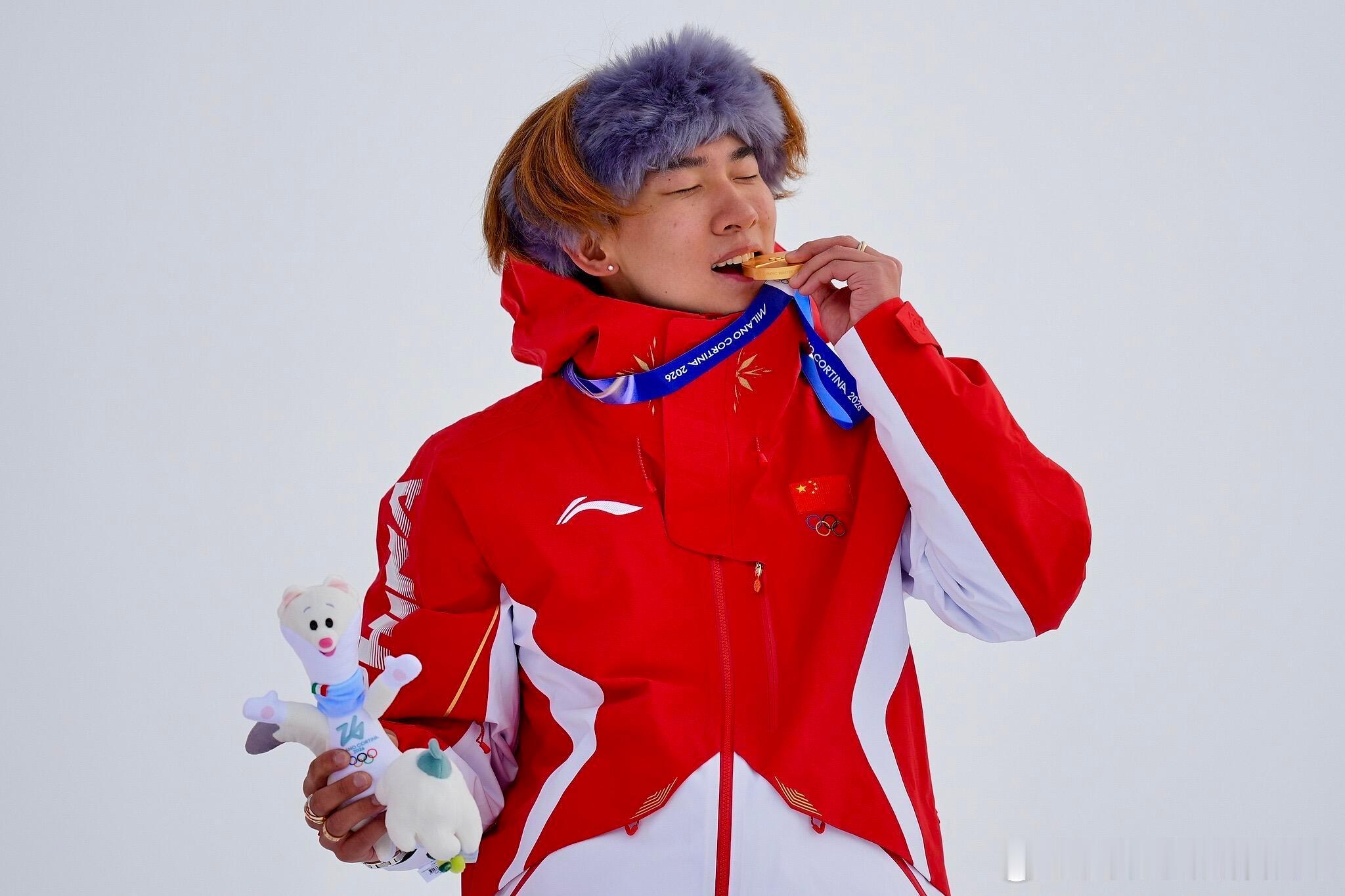 苏翊鸣呼吁HPV健康接力苏翊鸣呼吁男生预防HPV荣耀加冕，是热爱的兑现；健康接力