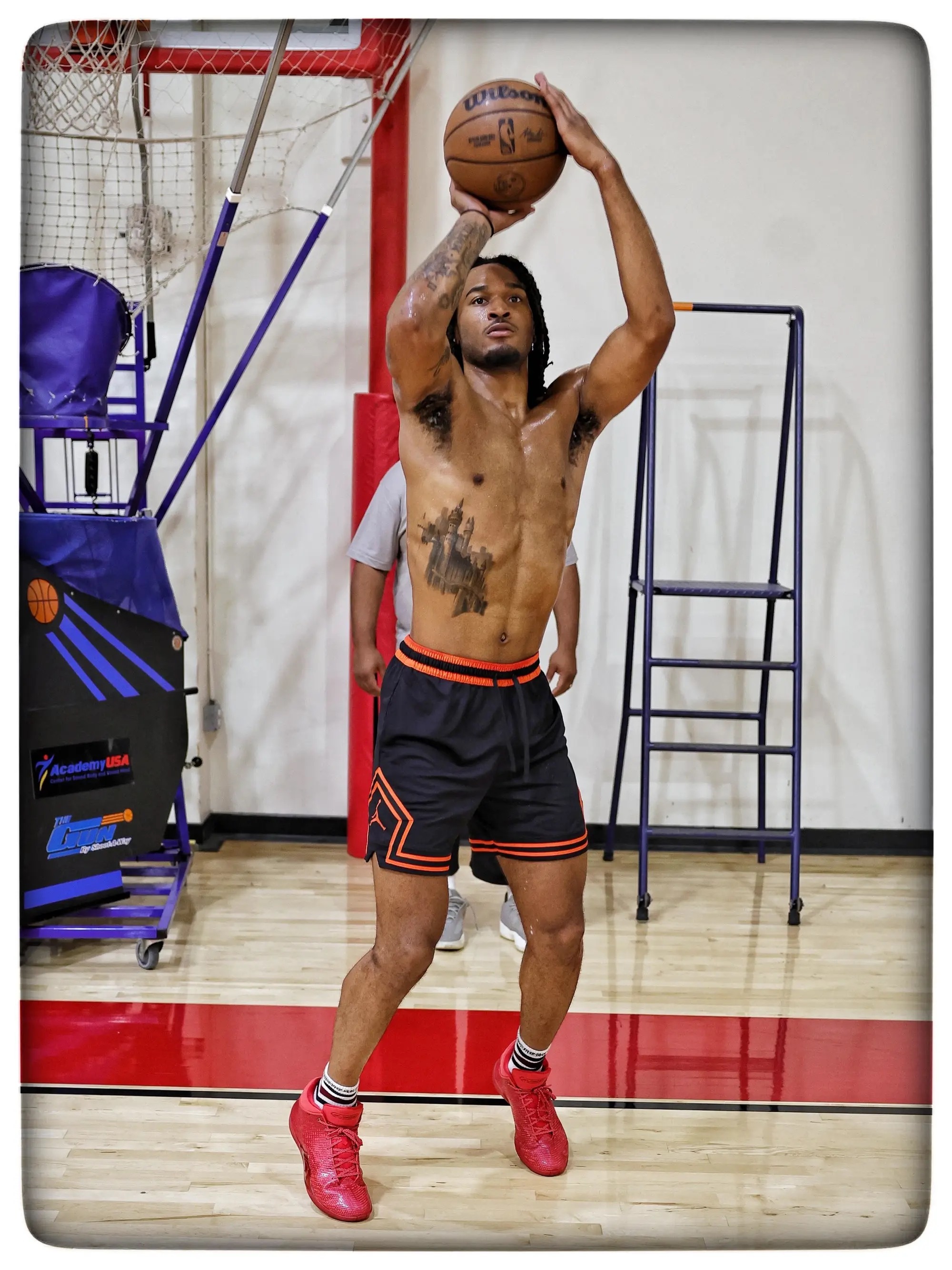 🔥一身腱子肉！摄影师Ins分享斯蒂芬-卡斯尔的训练照圣安东尼奥马刺NBA休赛期