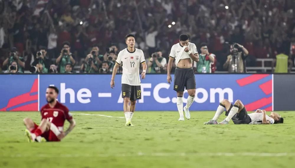 国足赢麻了！
虽然国足0：1输印尼，但这是好事：
1、预示着国足即将迎来反转，一