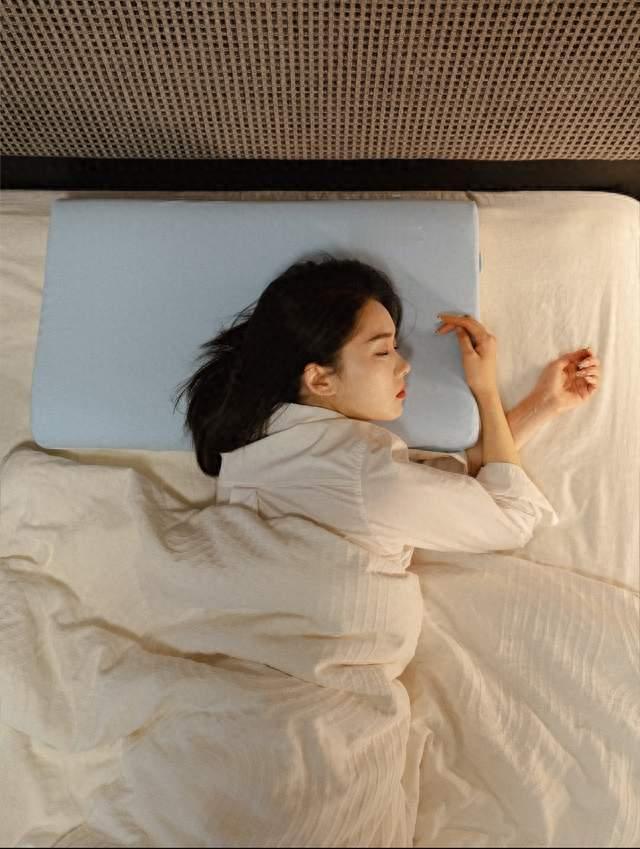 教你一个永久不失眠的办法，坚持十天，夜里慢慢就睡踏实