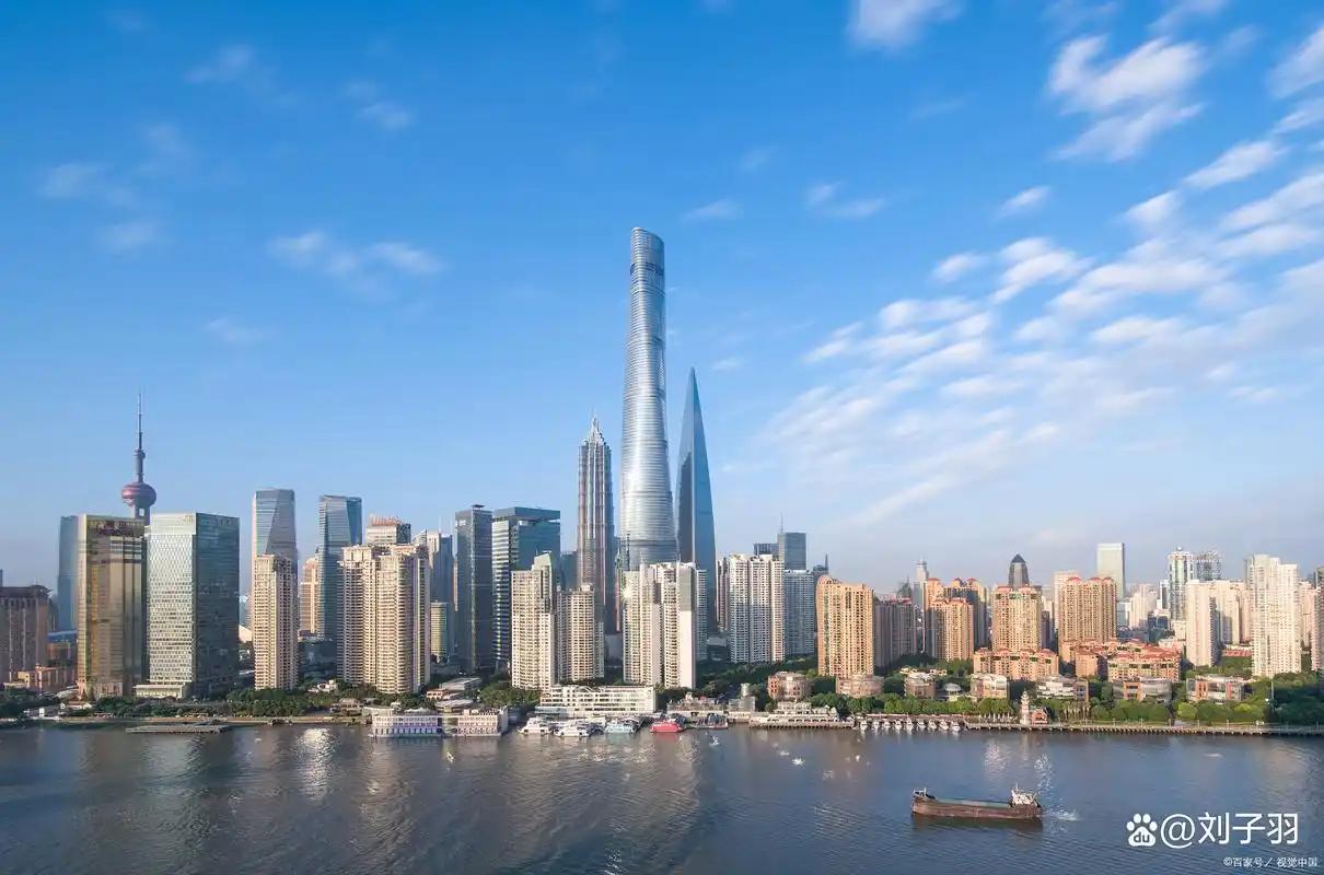 人口迁移对城市化进程影响可太大了。从积极方面看，大量人口从农村迁移到城市，为城市