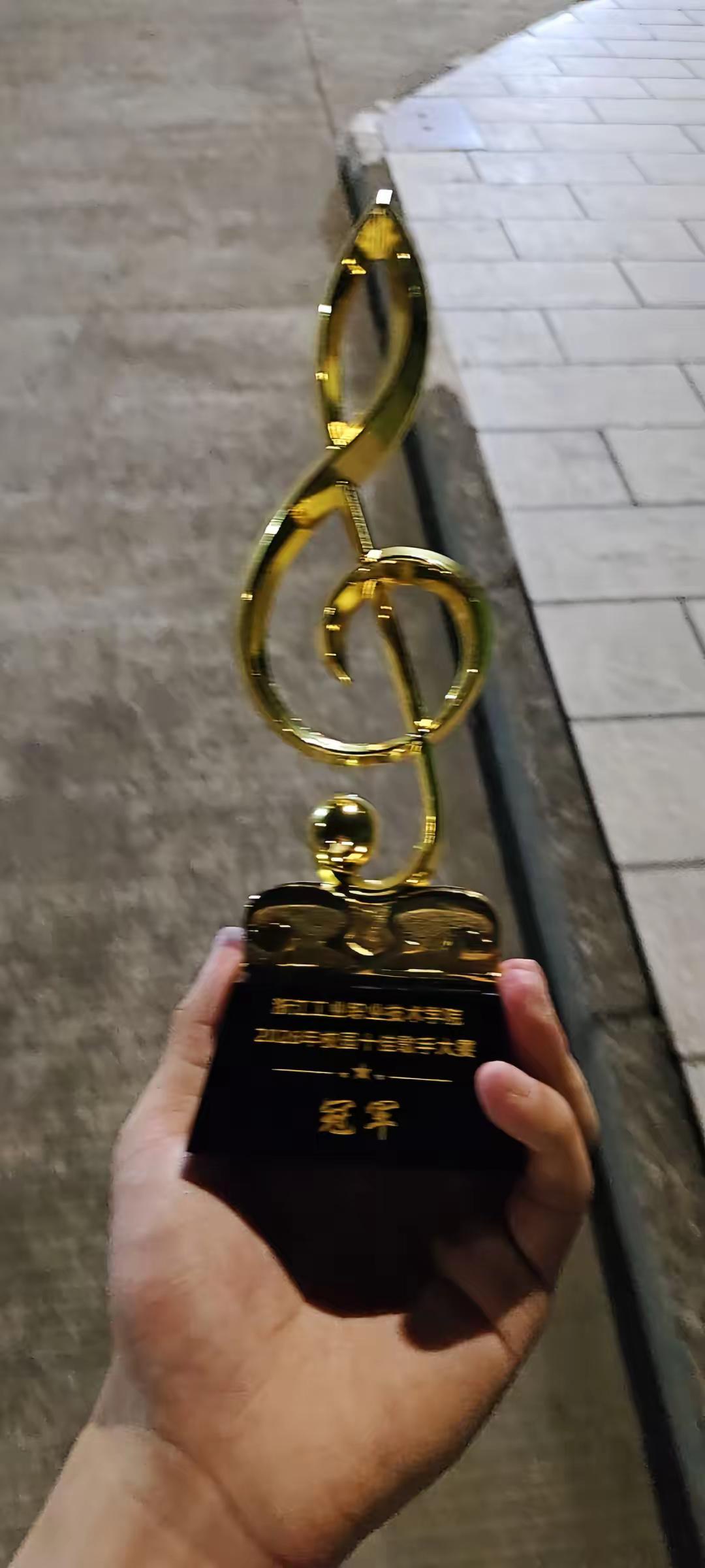 谢幕。离不开那些帮助过我的人，直接过我的人，赐予我掌声和美丽瞬间的人，感谢你们，