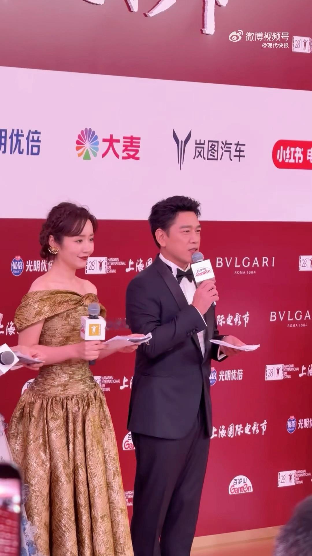 王耀庆上影节红毯双重身份王耀庆全英文主持上影节开幕式 上影节红毯开幕，王耀庆老师