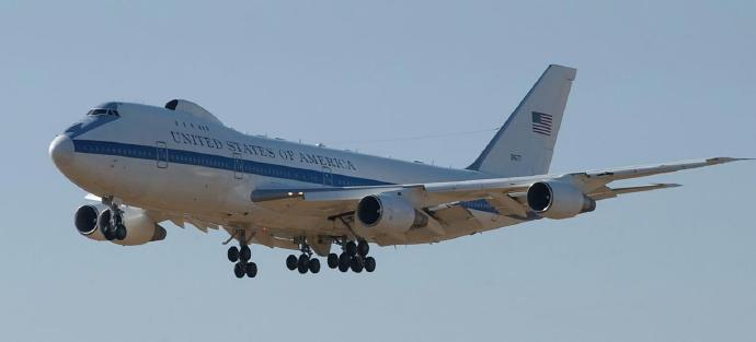 每天认识一件兵器 美国E-4“守夜者”空中指挥机E-4是由波音747-200客机