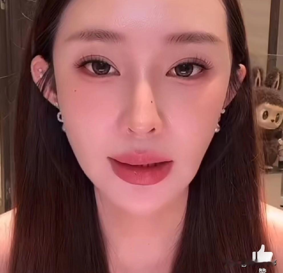 陈静莹坦言不适合结婚！

             陈静莹直播表现当下除了赚钱和