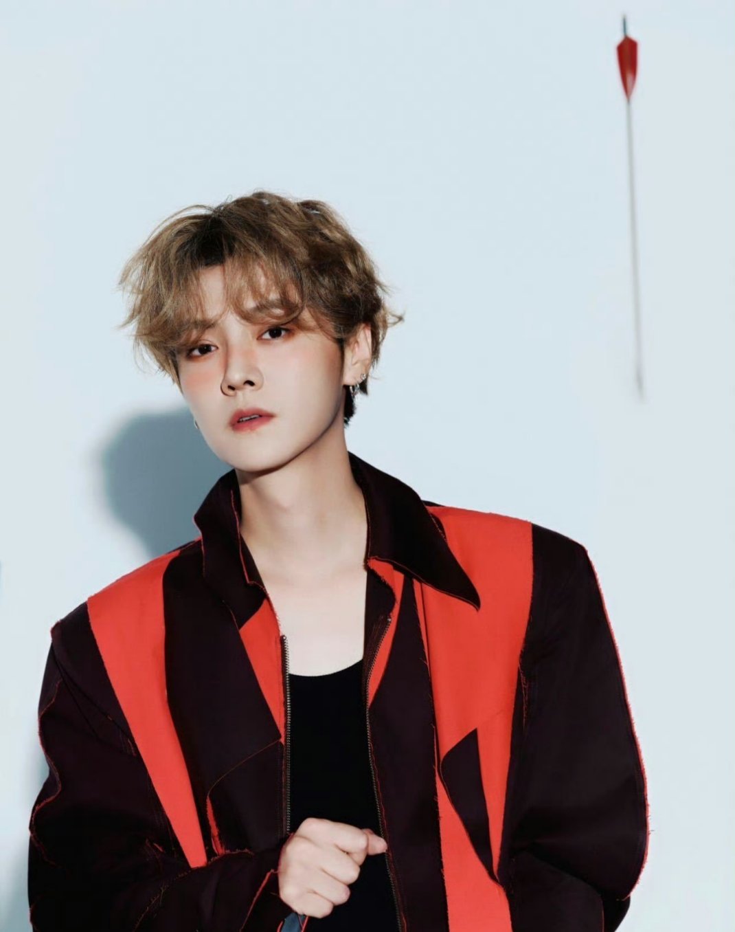 制作人鹿晗又上新了速速听起来鹿晗集中精力搞事业吧！多出点好歌 