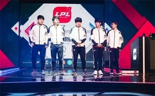 今日两场LPL中国英雄职业联赛：LPL  中国职业联赛  第三赛段 17:00（