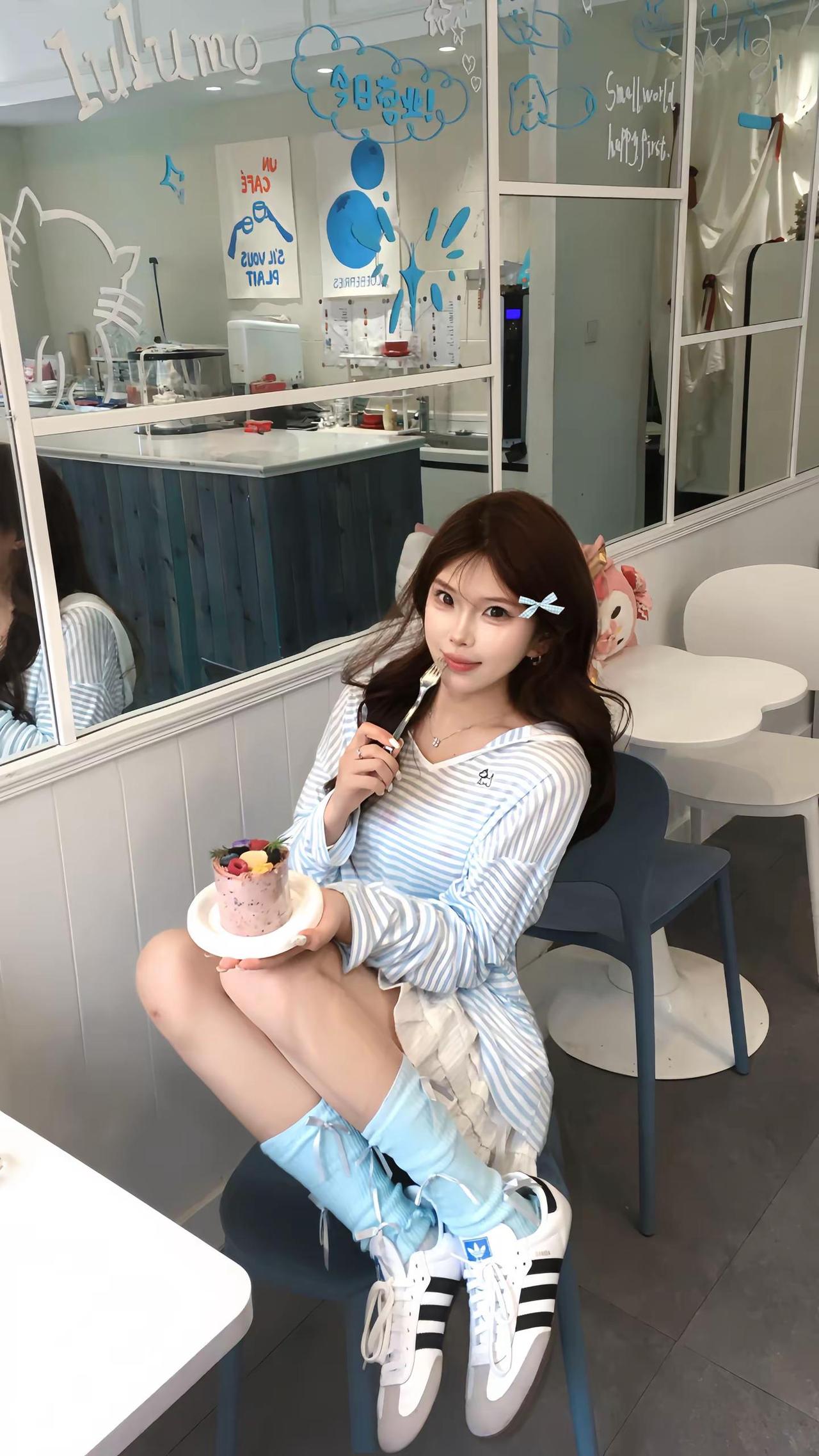 比我坏的没我可爱 比我可爱的不存在ᗜ𖥦ᗜ韩系穿搭 拍照姿势 ins风