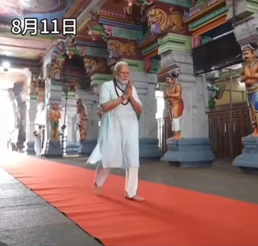焦头烂额的莫迪选择到神庙祈祷，选择到恒河祈祷。印度宣布从9月1日开始停飞从新德里