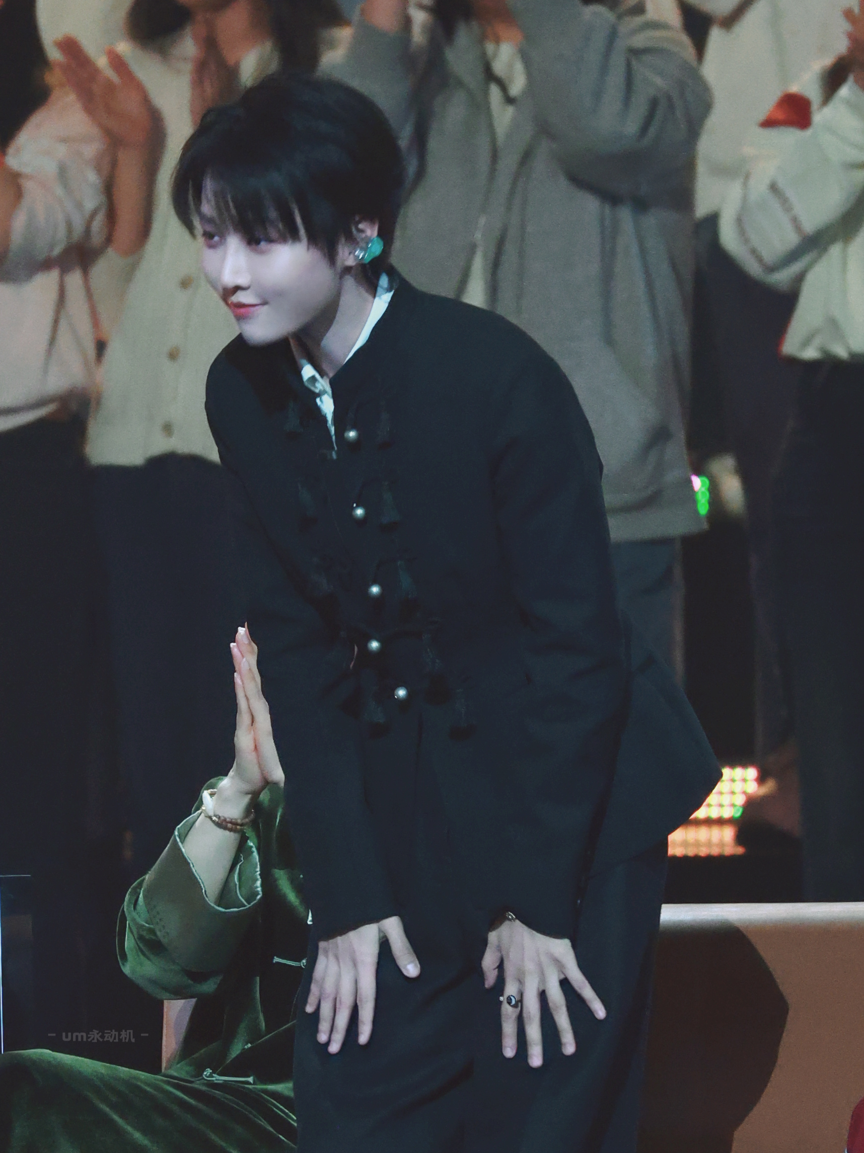 刘雨昕北京卫视跨年  🌧️ 北京卫视跨年  摩登优雅难掩珠珠本性[送花花]漂亮