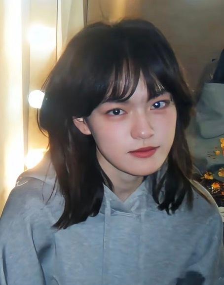 文淇 我开始迷信 期待你的掌纹里有我的命运 
