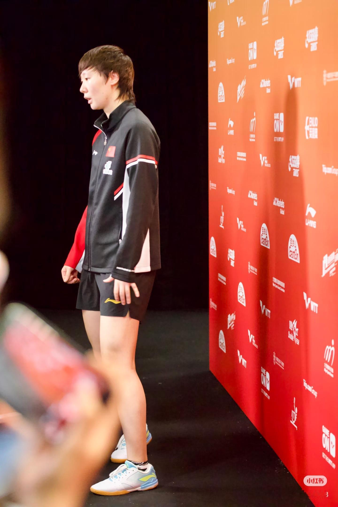 全世界最适合拍全身照的人。。。 