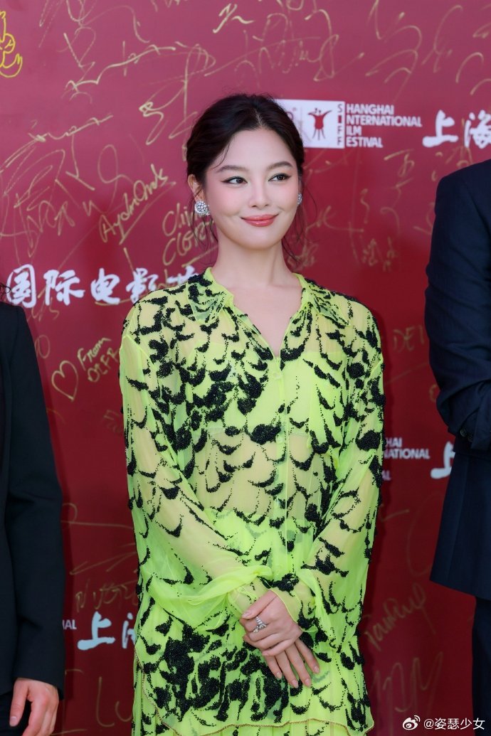 辛芷蕾特意等到上影节结束发的声明就……很戳我，辛芷蕾宁愿自己挨骂几天，也不愿搅和