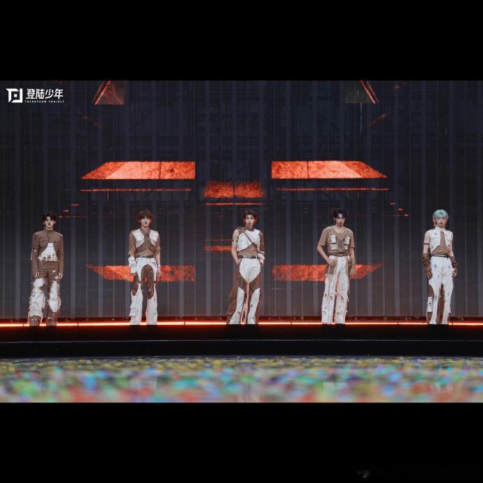 登陆少年的新音舞台记录登陆少年的热血是永远向上的罗盘 登陆少年的新音舞台记录，登