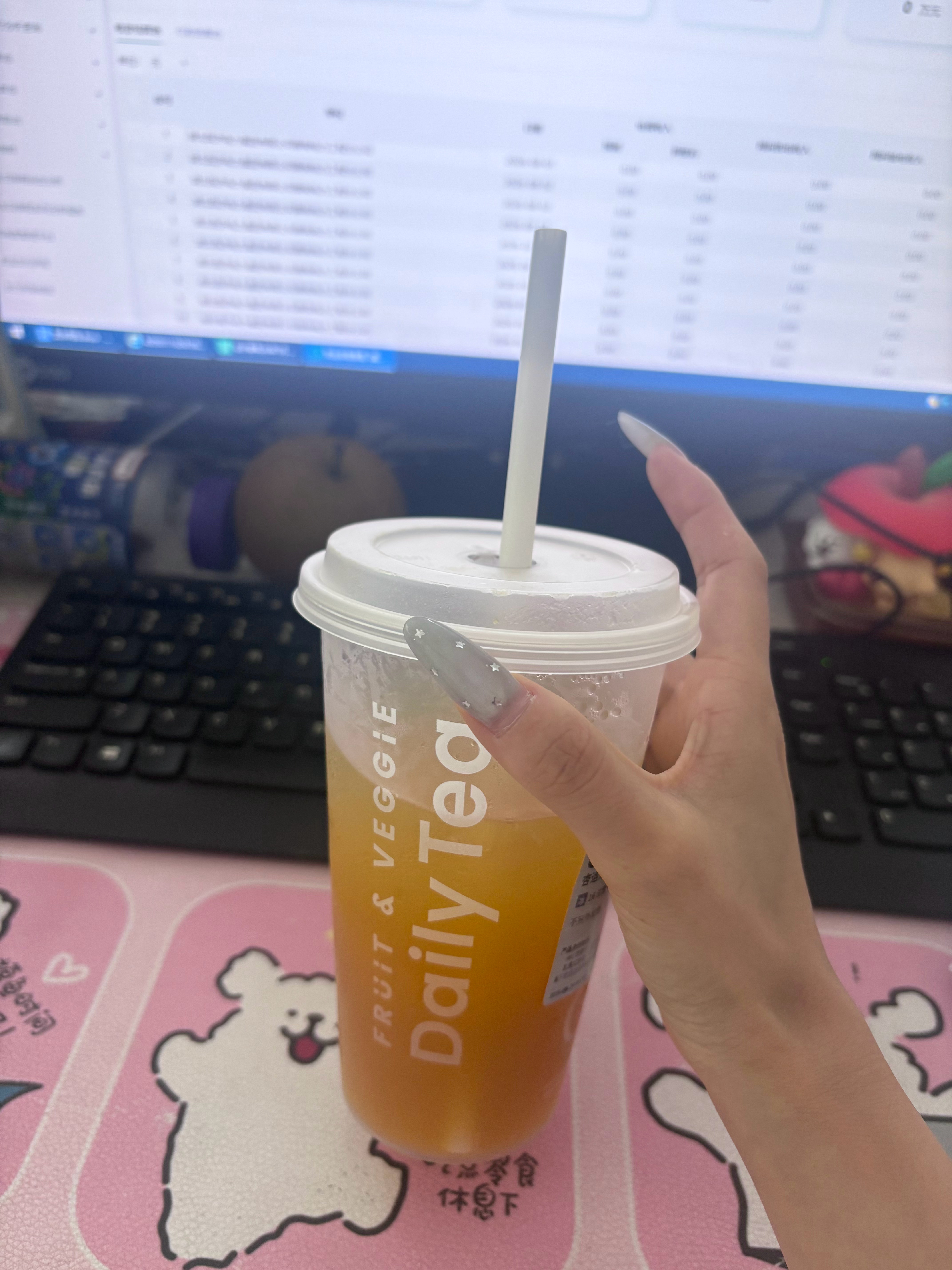 佳佳给我点的瑞啦啦啦这次瑞幸的新品也好喝！！奶茶