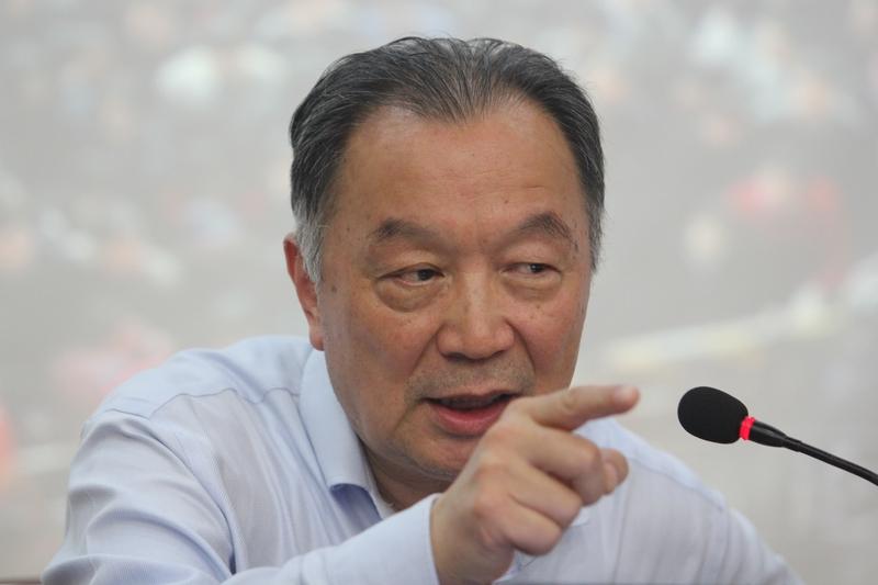 温铁军罕见“失态怒怼”：专家官员最大通病，就是书读太多、地走太少
温铁军有一次罕