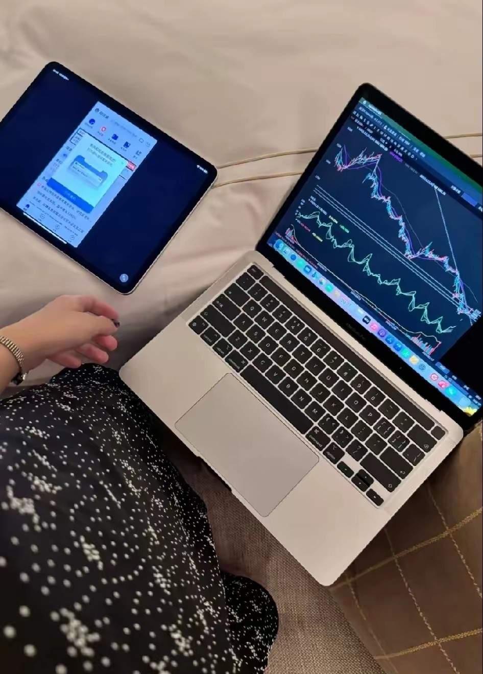 谁懂啊! 我那30多岁的单身女性朋友, 有房有车更100万款项，专职员工在家炒股