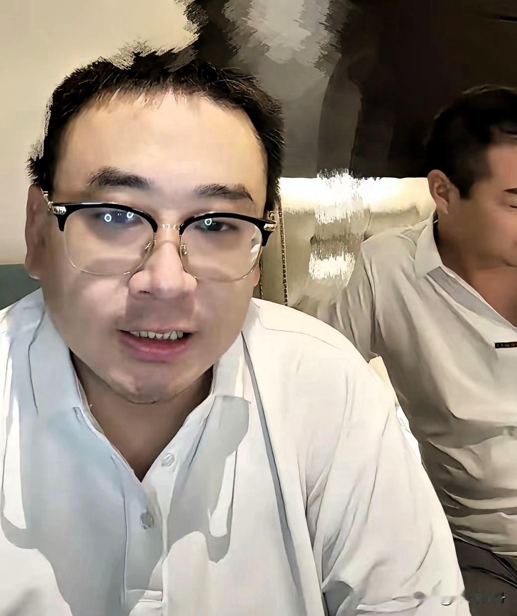 云昊今天晚上爆雷了，说是52真正的延期原因是有人都打招呼了，而且是法叔叔亲自说的