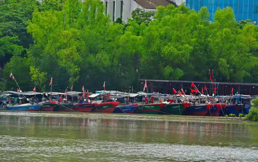 ⚠️海上天气紧张，多个气旋接连来袭！如今西北太平洋与南海同时有三个台风活动，会陆