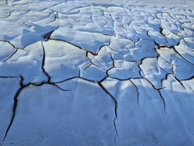AI妙生图大地冰封飘雪花（小寒）