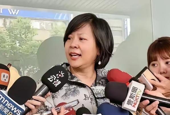 民进党还是高兴的太早了？绿营本来想请李贞秀上节目骂大陆，没想到她直接把剧本撕了。