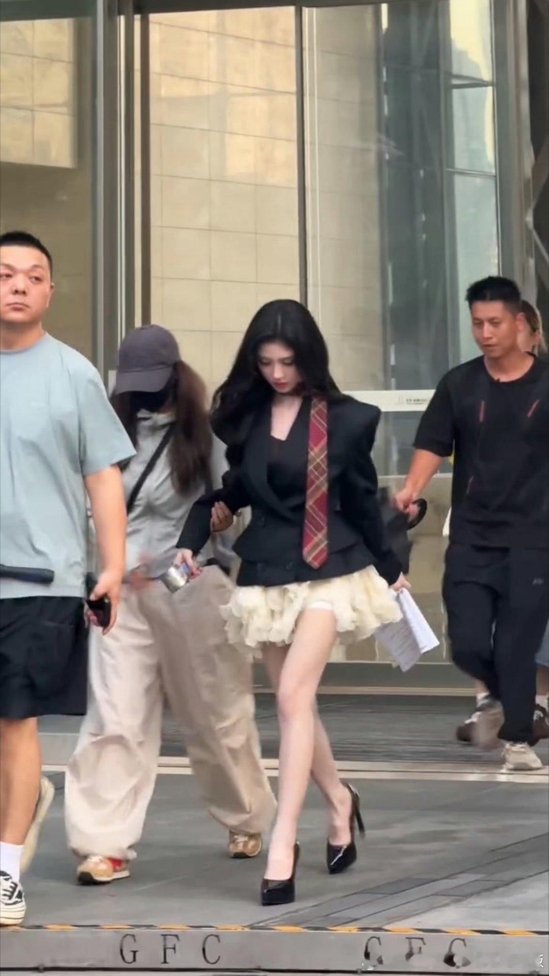 jjy鞠婧祎来战 jjy鞠婧祎阿黛 见你是顶级浪漫.“𝐌𝐞𝐞𝐭𝐢𝐧?