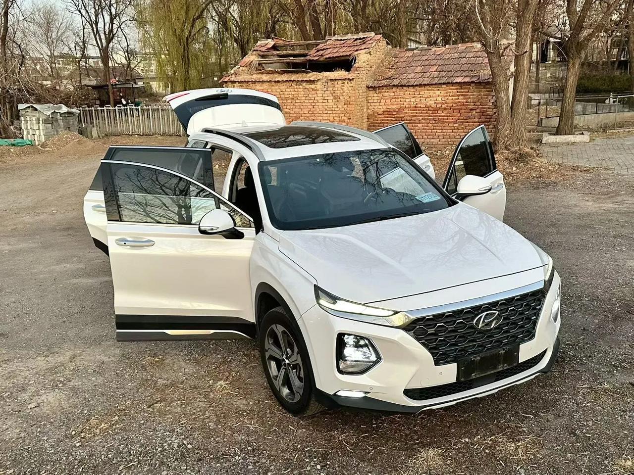 给浙江嘉兴的兄弟淘的胜达，交车[玫瑰]
以前就是k3车主，认可韩系车，这是20款