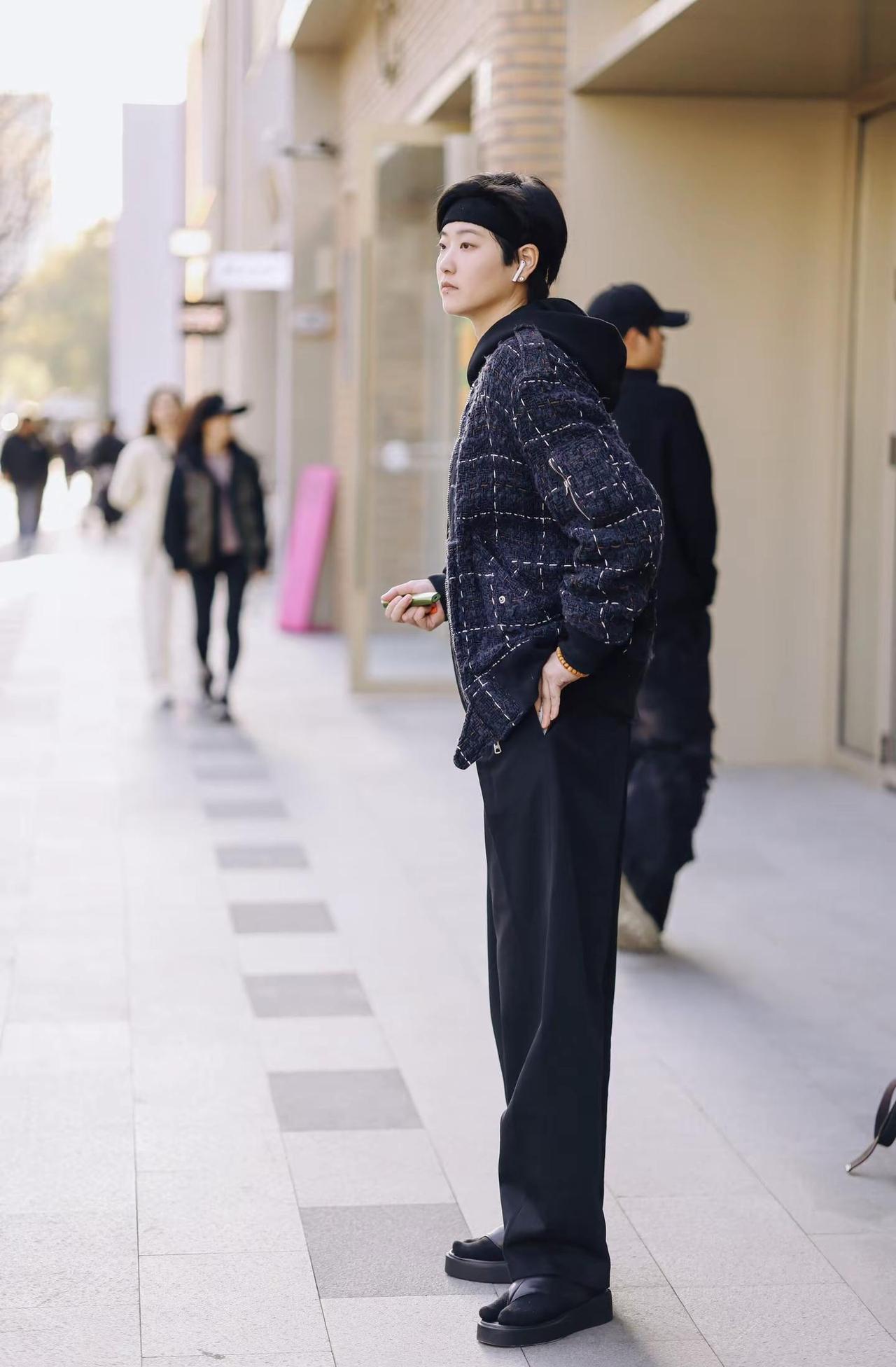 偶遇李洙赫。低音炮绝了李洙赫街头穿搭 时尚街拍 李洙赫上海