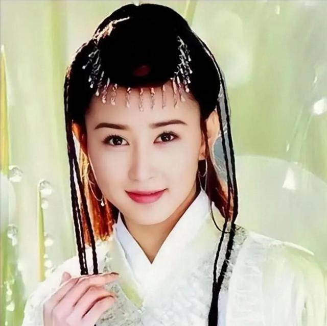 当年，富豪朱兆祥向胡静求婚，胡静说：你大我12岁，咱们不合适。朱兆祥掏出一张卡，