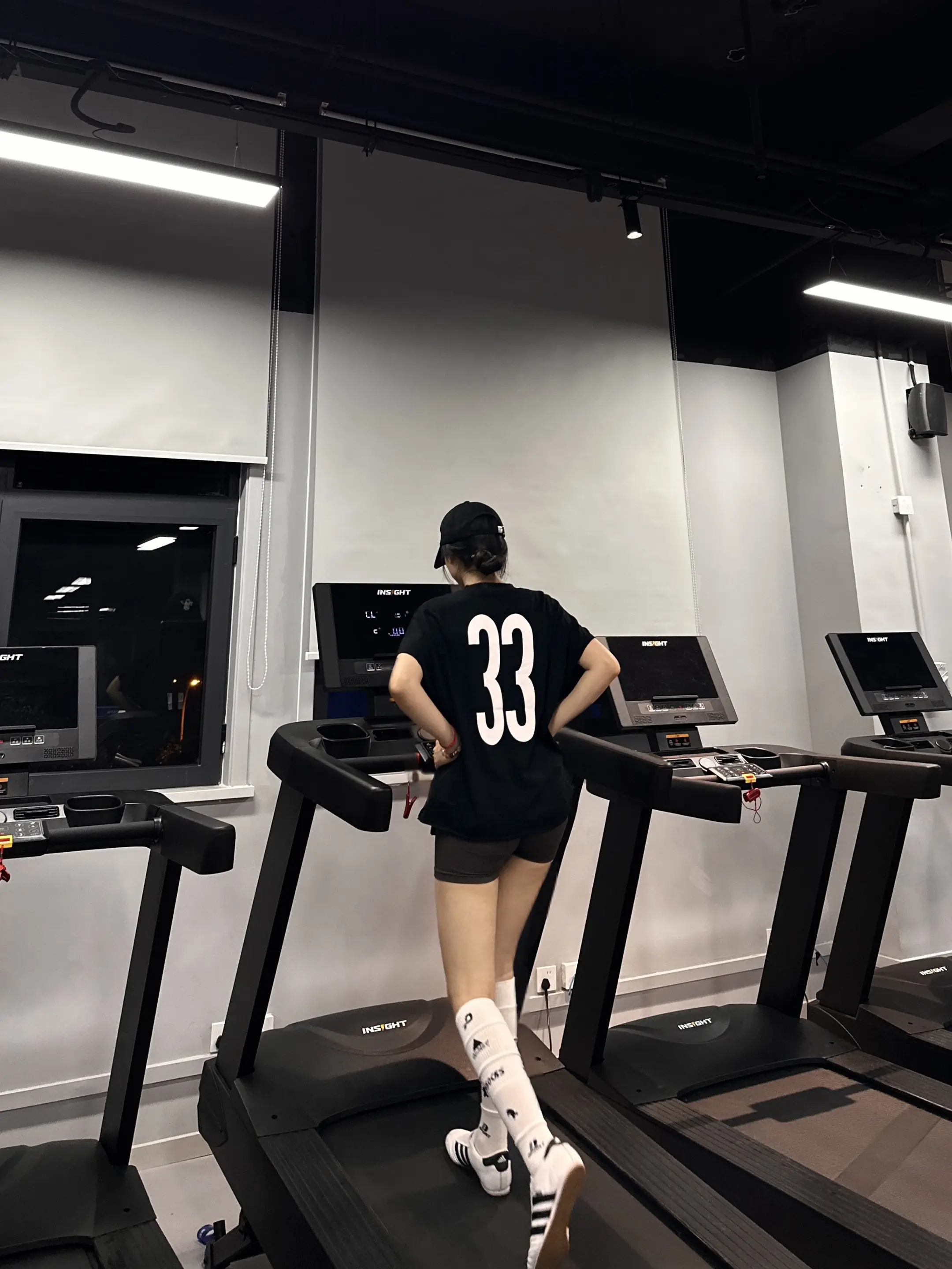 汗水向下 我向上。