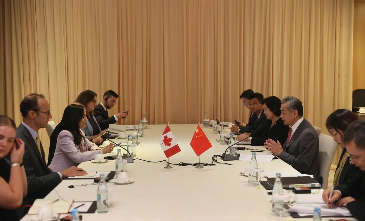 成了，中国和加拿大谈成了。当地时间7月21日，中国外交部长王毅在菲律宾马尼拉会见