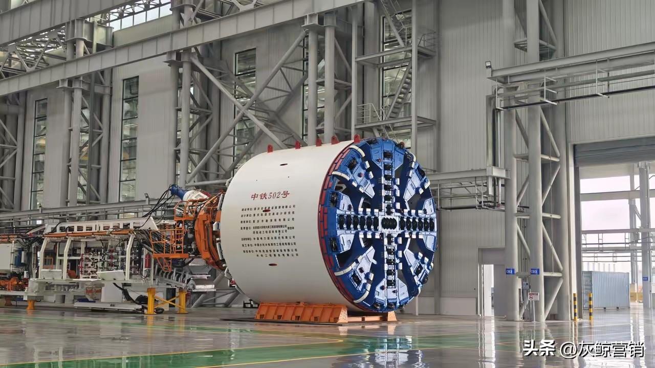 国产盾构机4000多万一台，而以前进口德国的则要1亿多一台。

现在国产的盾构机