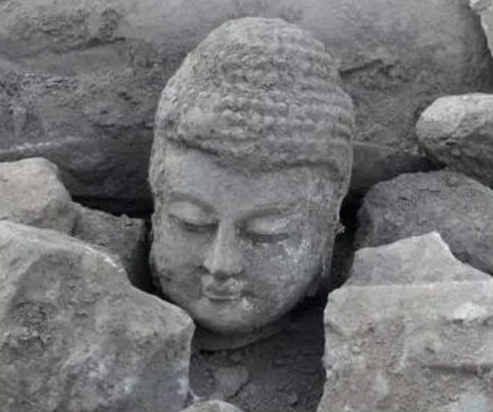 唐朝的灭佛运动非常浩大！
很多寺庙和佛像被毁。
其实灭佛，灭的从来不是虚无缥缈的