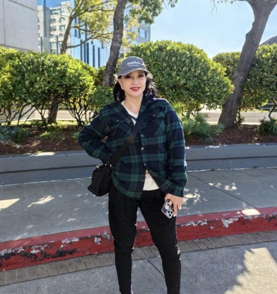 刘晓庆的精神状态真的挺超前的！

她说她平时一个月也生不了一次气，每次生气也生不
