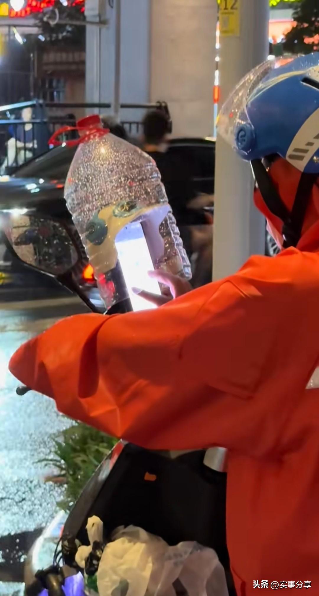 发现没，
这种大水桶。
功能强大的很，
施肥、盛米、火车上装鸡蛋，无所不能，还能