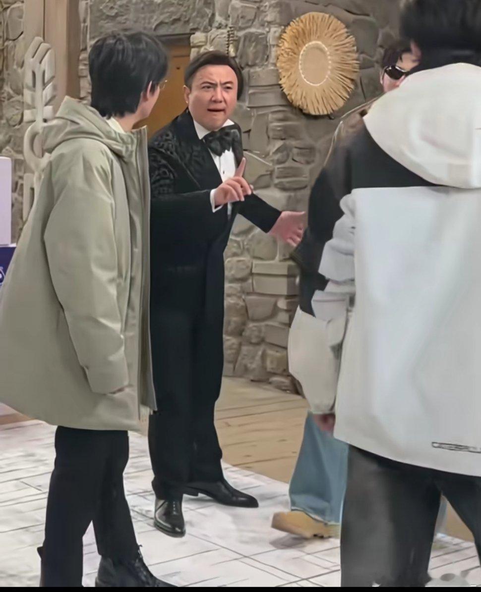 #现在就出发[超话]# 是不是得有腾哥在这才能这么好笑[允悲][允悲]现在是真的