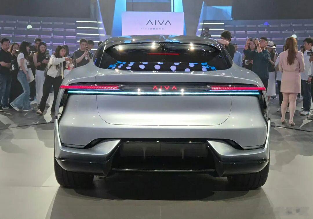 阿维塔 赛豆汽车6 月 9 日赛豆科技全新智能汽车品牌 AIVA 正式发布，首款
